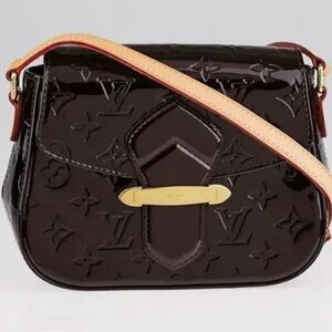 Louis Vuitton Amarante Crossbody bag